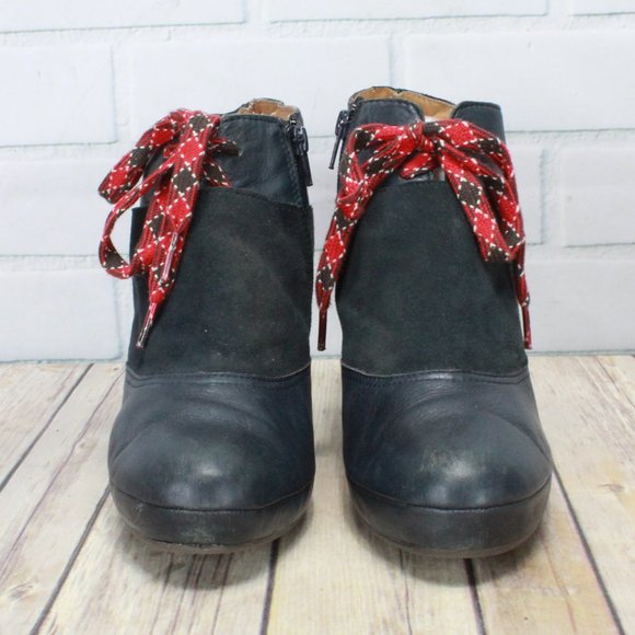 Anthropologie Lucky Penny Navy Leather Suede Red Laces Heeled Booties Size 9 B - Picture 4 of 9